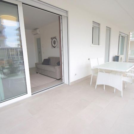 Equilium Apartments 리도 디 예솔로 외부 사진