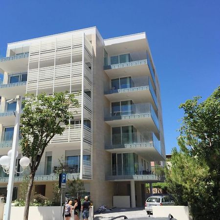 Equilium Apartments 리도 디 예솔로 외부 사진