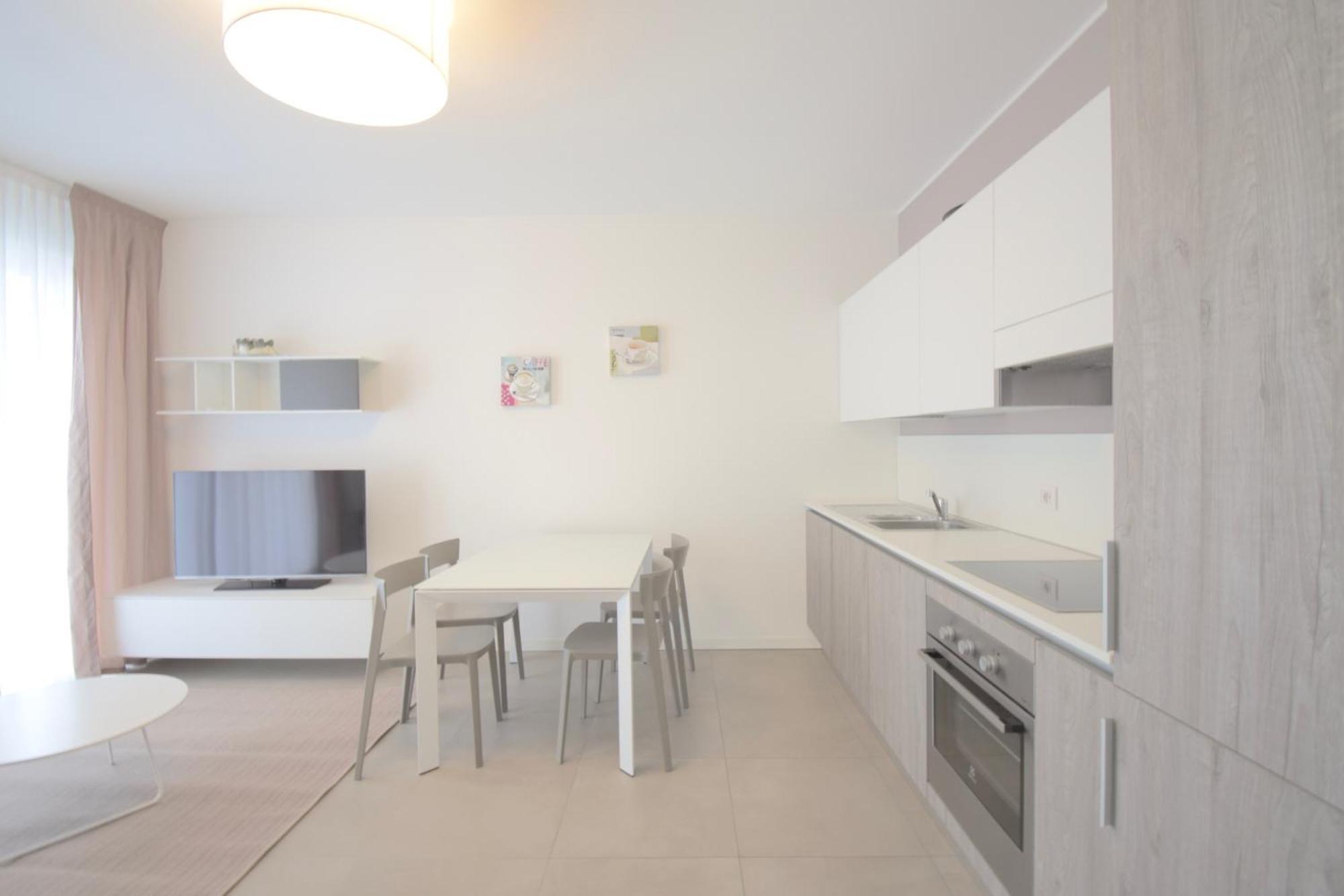 Equilium Apartments 리도 디 예솔로 외부 사진