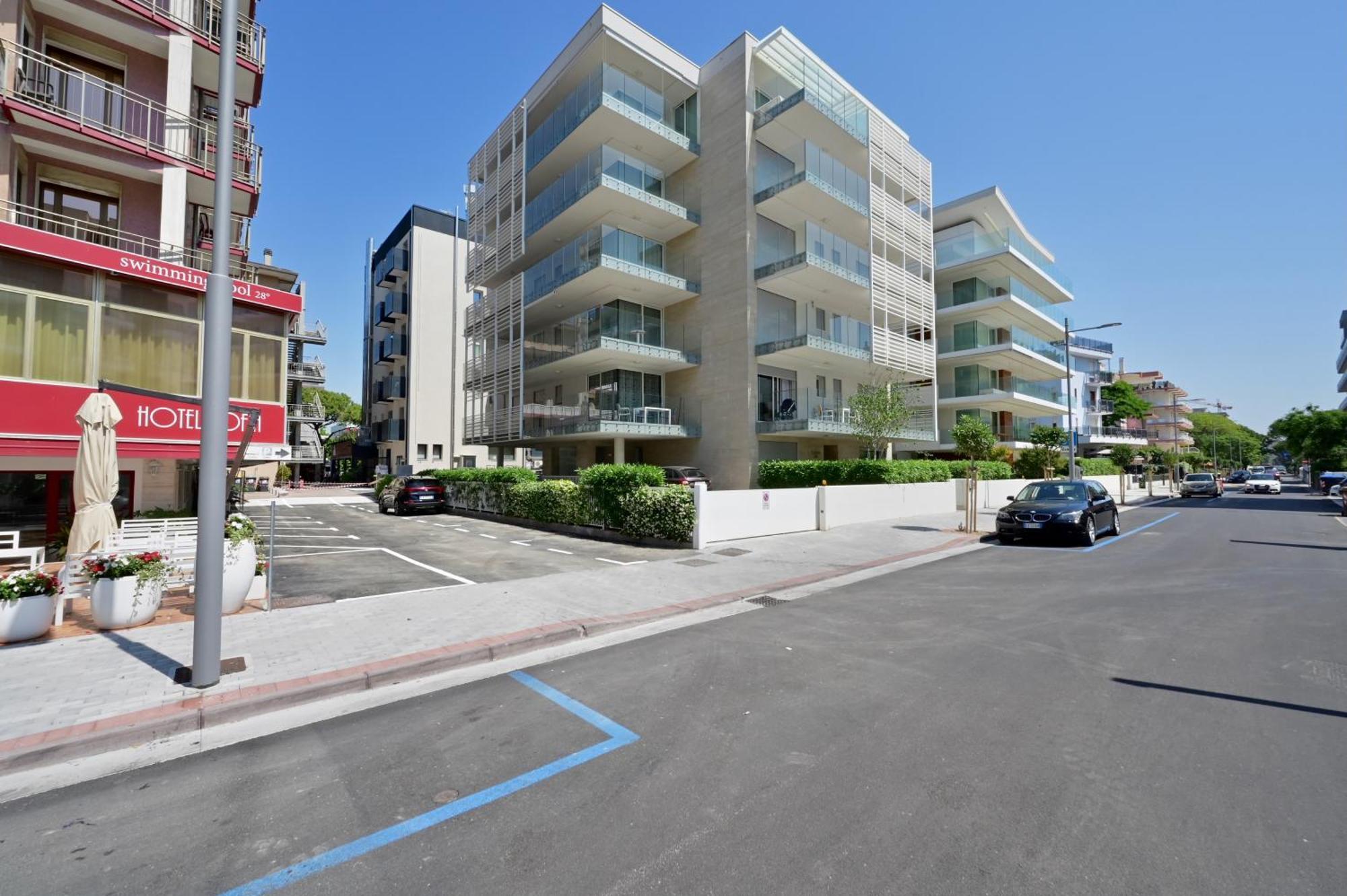 Equilium Apartments 리도 디 예솔로 외부 사진